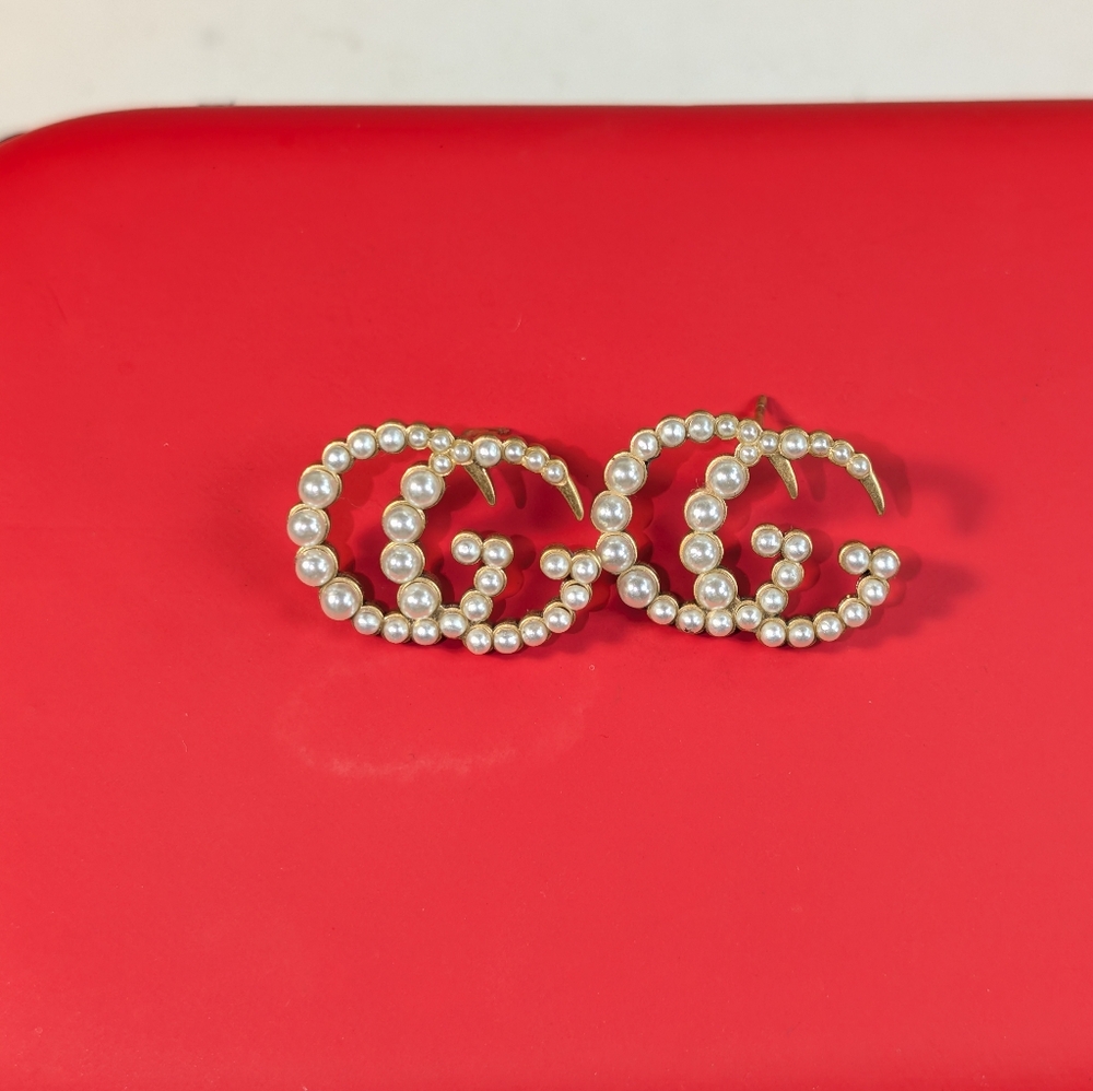 gucci gold pearl earring
